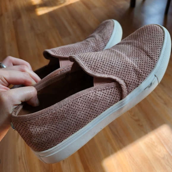 Steve madden slip ons - Picture 2 of 3